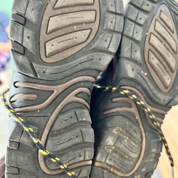 Columbia winter/hiking boots, ladies size 6. - Picture 4 of 4